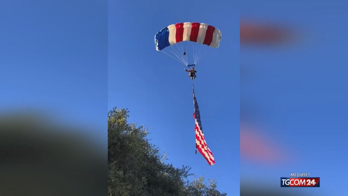 Paracadutista si schianta durante le celebrazioni del 4 luglio
