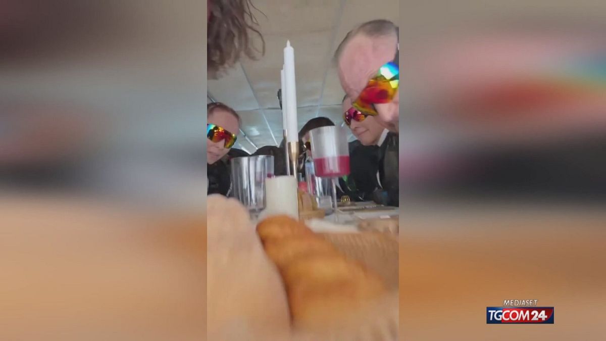 PARACADUTISTI A TAVOLA X SITO SRV