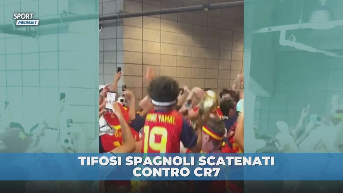 Sfottò degli spagnoli contro Cristiano Ronaldo: "Dov'è..."
