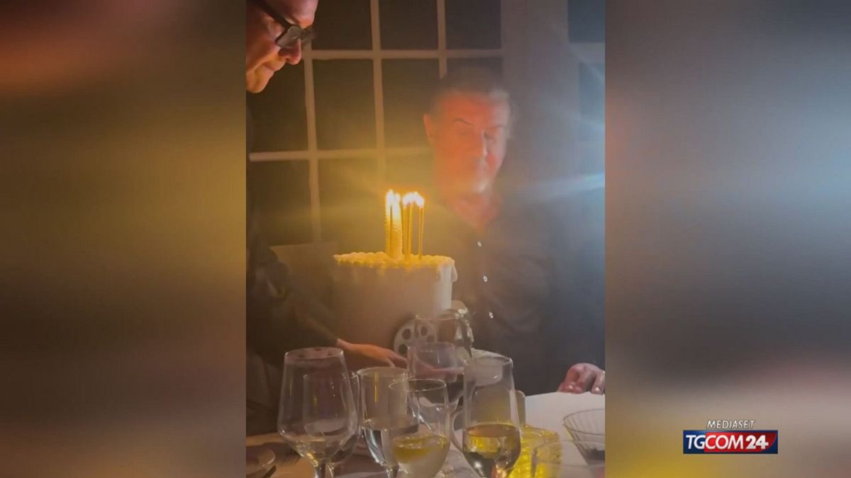 STALLONE SPEGNE CANDELINE X SITO SRV