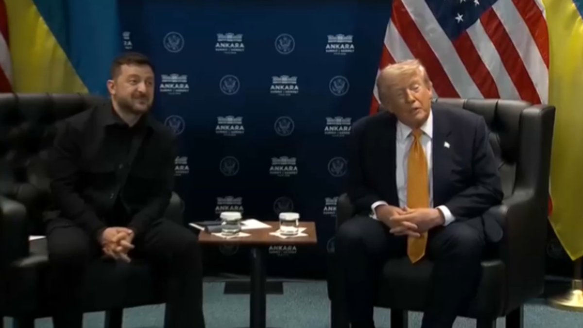 Trump chiama Zelensky... "Putin"