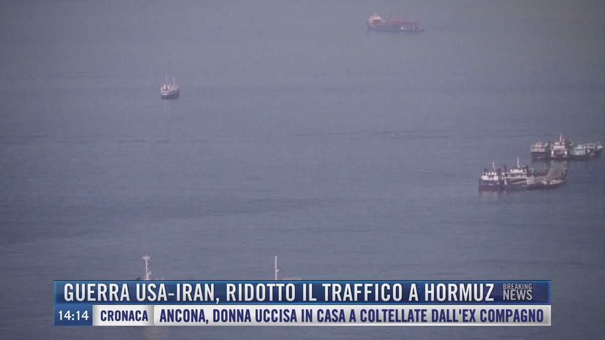 Breaking News delle 14.00 | Guerra Usa-Iran, ridotto il traffico a Hormuz