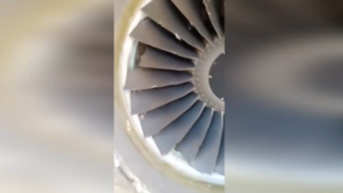 motore rotto aereo grecia 