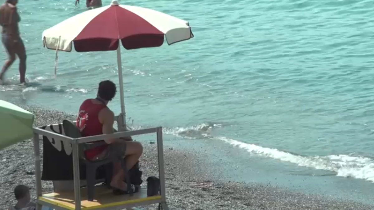 Furti in spiaggia a Sori (Genova), arriva la vigilanza privata
