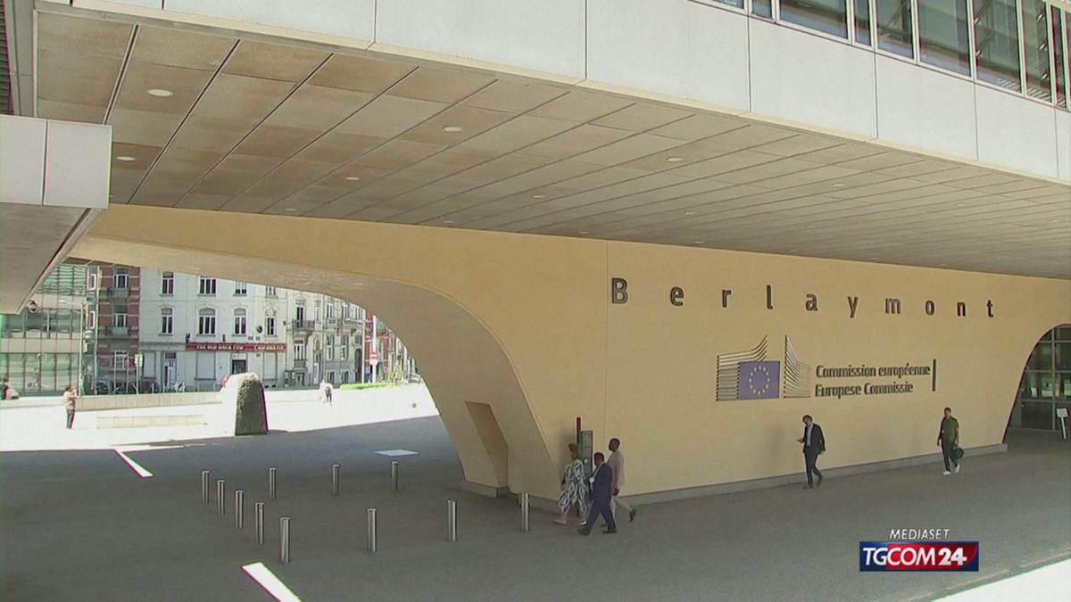 12.00 L'EUROPA BATTE CASSA ALLA BIENNALE SRV