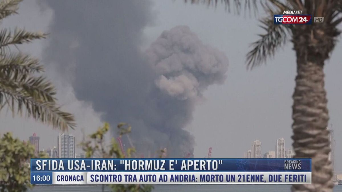 Breaking News delle 16.00 | Sfida Usa-Iran: "Hormuz è aperto"