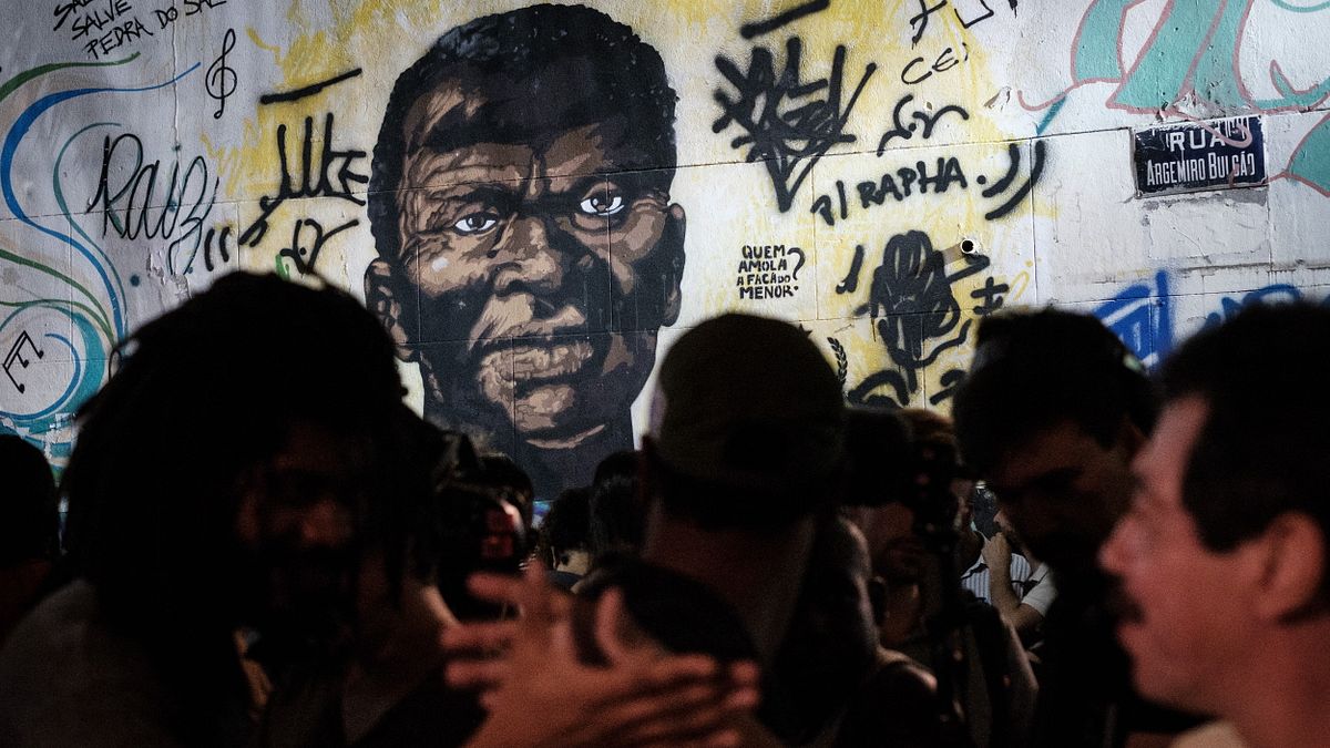  Un ritratto di Zumbi das Palmares, il leader della resistenza degli schiavi afro-brasiliani ucciso nel 1695, dipinto su un muro a Pedra do Sal, in Brasile