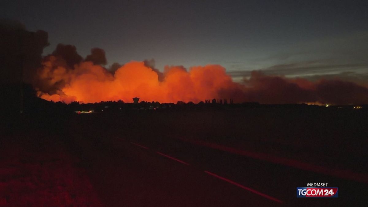 Francia, a fuoco la foresta di Fontainebleau: bruciati 800 ettari