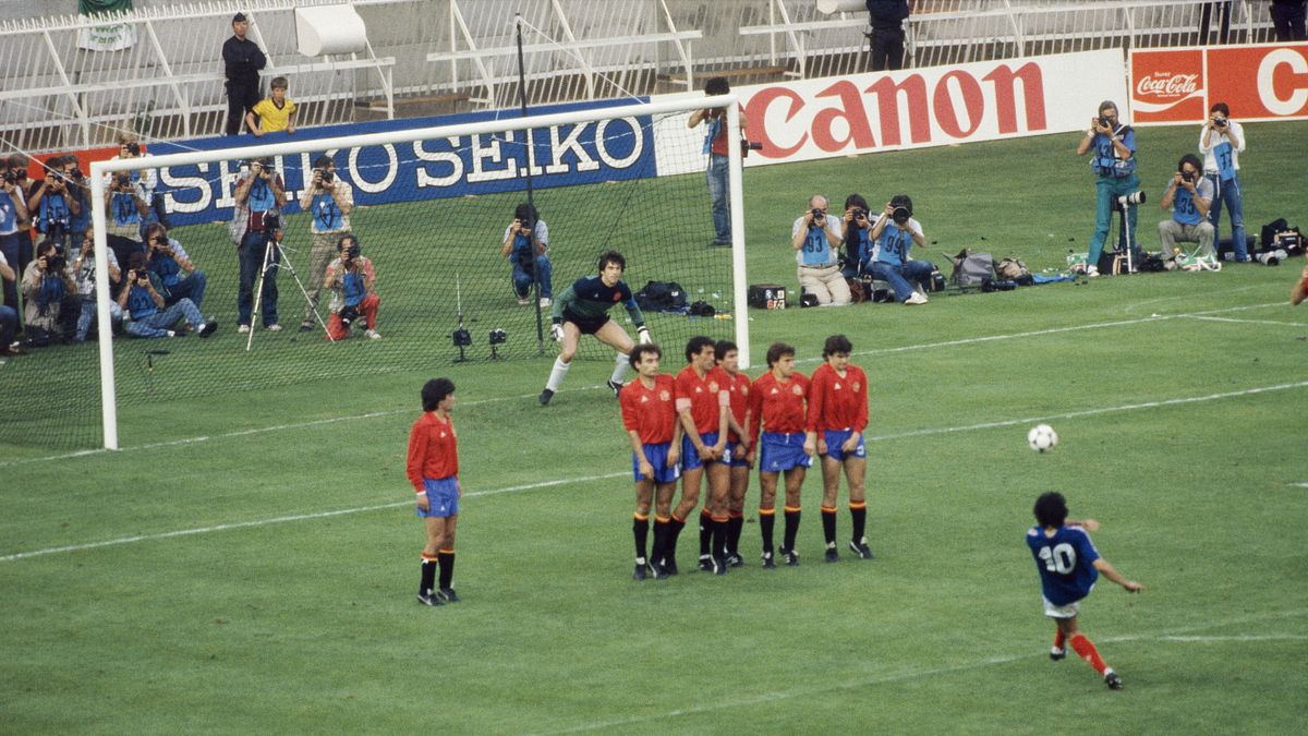 Euro 1984, Platini calcia e Arconada sbaglia