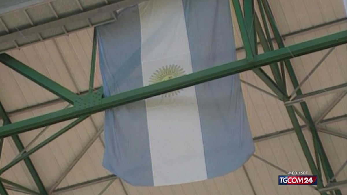 12.00  ARGENTINA-INGHILTERRA E LE FALKLANDS SRV