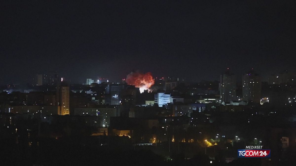 UCRAINA NOTTE ATTACCHI SU KIEV SRV