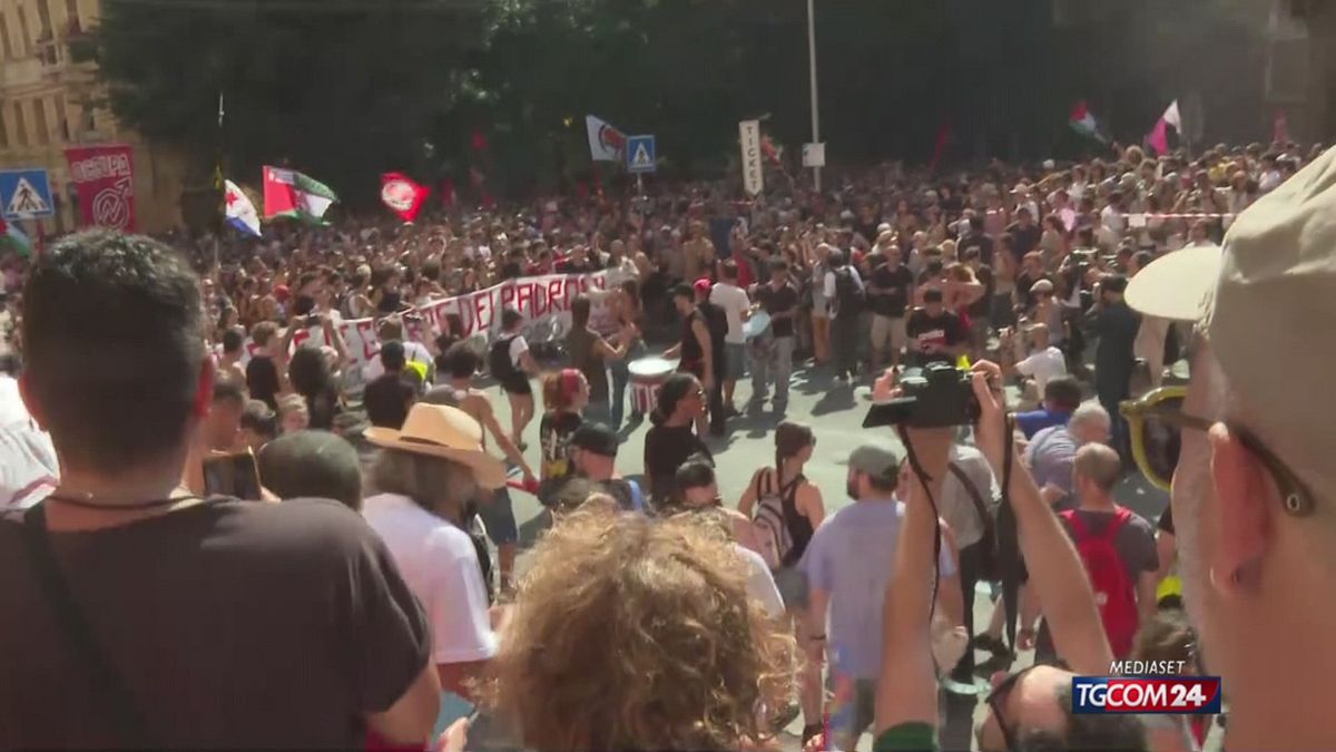 18.00 G8 GENOVA, MANIFESTAZIONI SRV