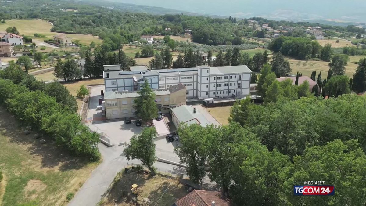 19.00 PESCARA, OSPEDALE INAUGURATO MA INAGIBLE SRV