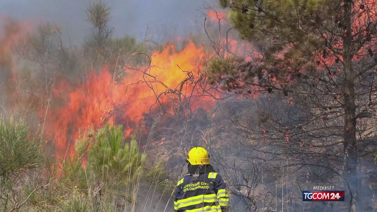 18.00 BRUCIA LA SICILIA, CALDO E TREGUA SRV