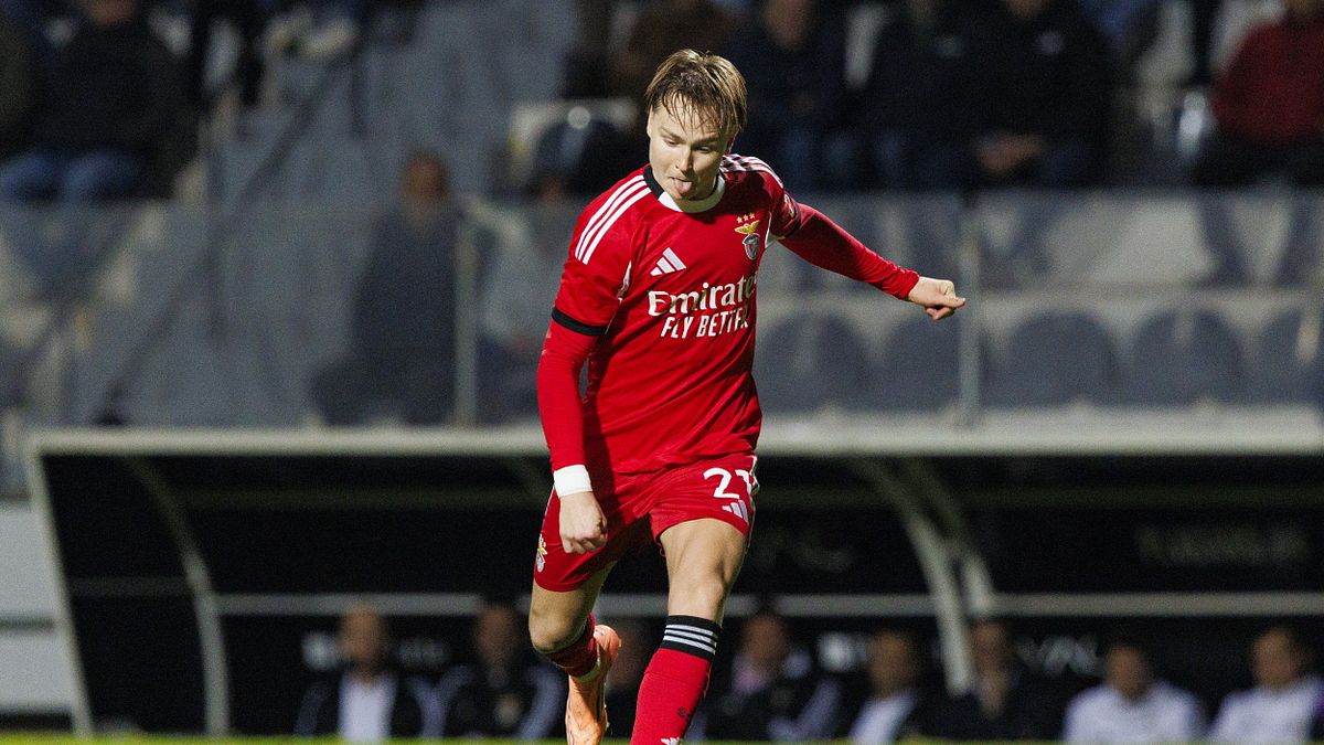 Andreas Schjelderup del Benfica è un prospetto di 21 anni, jolly offensivo che potrebbe entrare in uno scambio di prestiti col Benfica