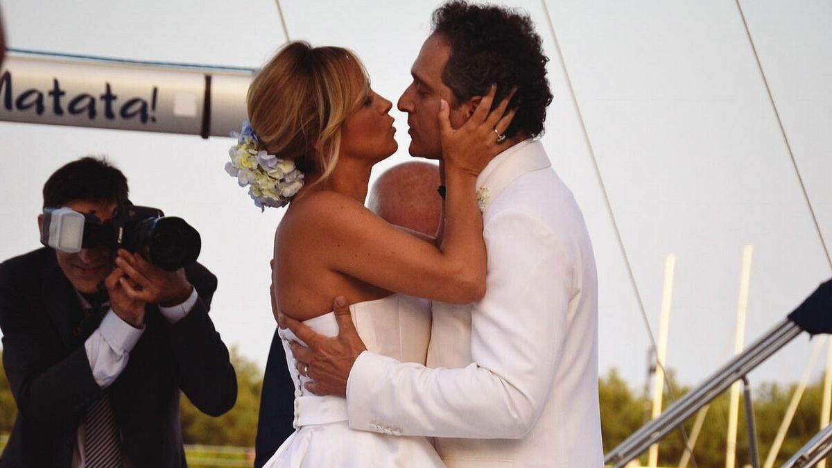 Francesca Barra e Claudio Santamaria, le foto più romantiche per il loro anniversario di nozze