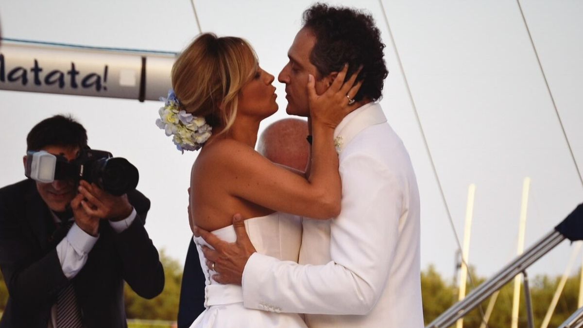 Francesca Barra e Claudio Santamaria, le foto più romantiche per il loro anniversario di nozze