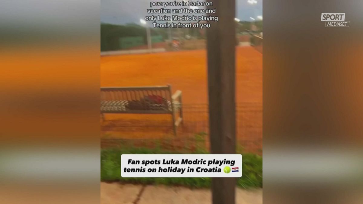 CLIP MODRIC GIOCA A TENNIS 22/07 SRV
