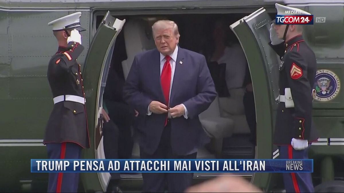 Breaking News delle 21.30 | Trump pensa ad attacchi mai visti all'Iran