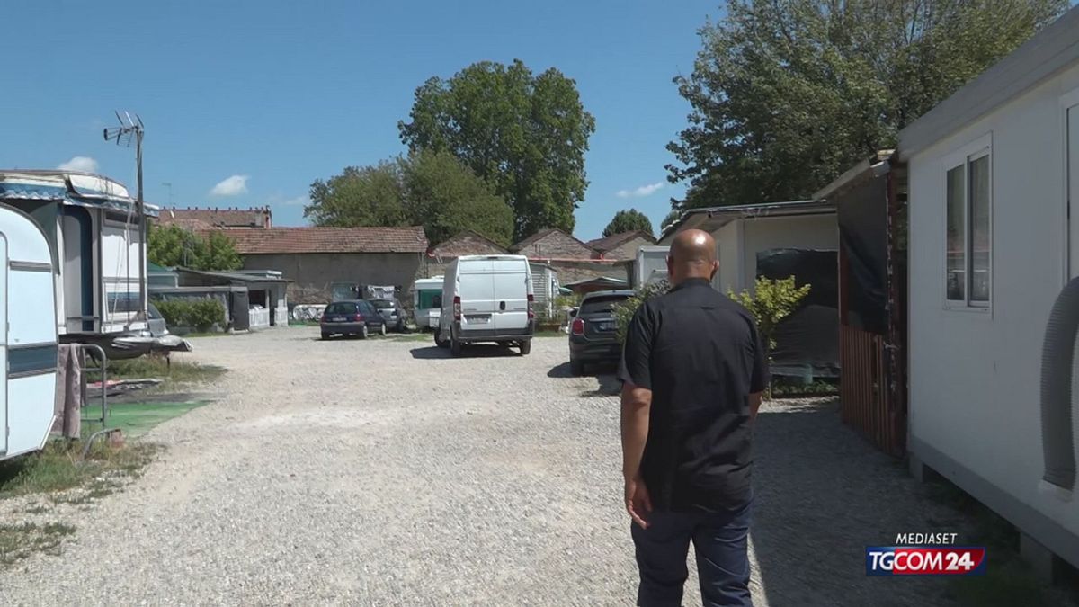18.00 (non usare) PAVIA, IL NUOVO CAMPO ROM SRV