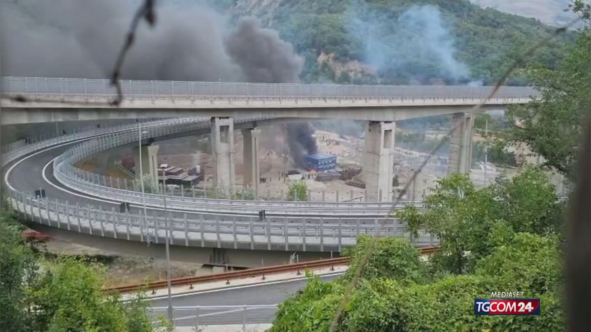 GUERRIGLIA DALL'ALTO SITO SRV