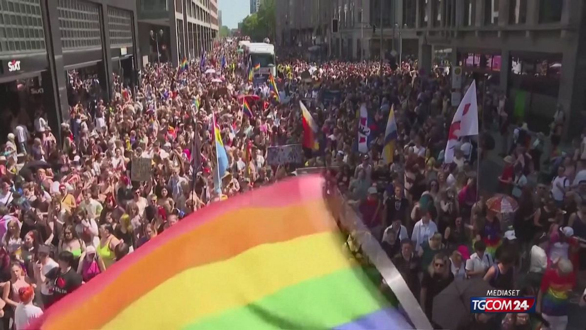 LA FOLLA GAY PRIDE BERLINO SRV