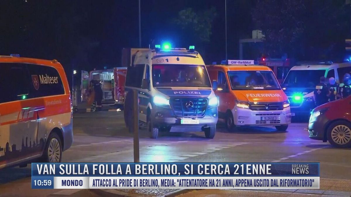 Breaking News delle 11.00 | Van sulla folla a Berlino, si cerca 21enne