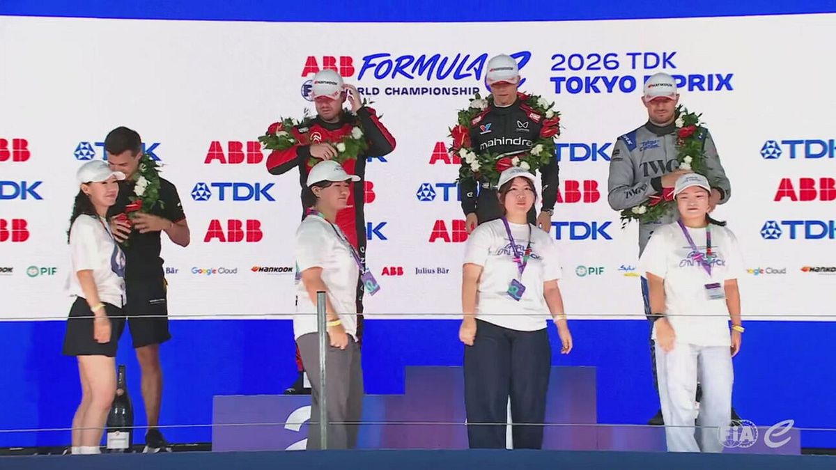 Il podio della Gara 2 a Tokyo
