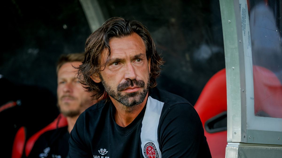  Andrea Pirlo (Fatih Karagümrük) - Arrivò sulla panchina della squadra rossonera all'inizio della stagione 2022-23, ma risolse il proprio contratto a maggio del 2023 a tre giornate dal termine della stagione