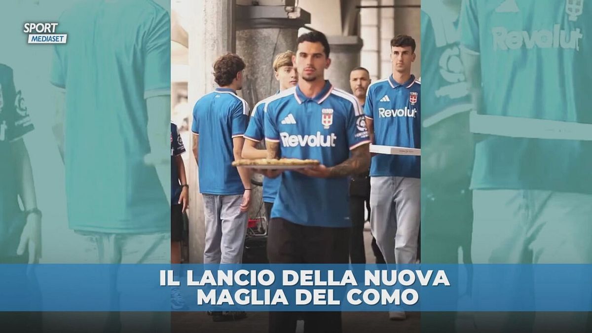 Il Como presenta la nuova maglia 
in pizzeria