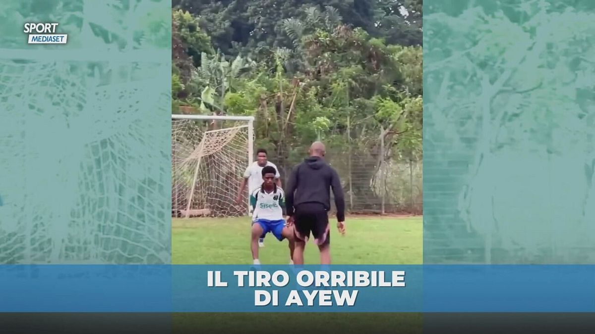 Jordan Ayew gioca una partitella all'oratorio in Ghana ma il tiro è horror