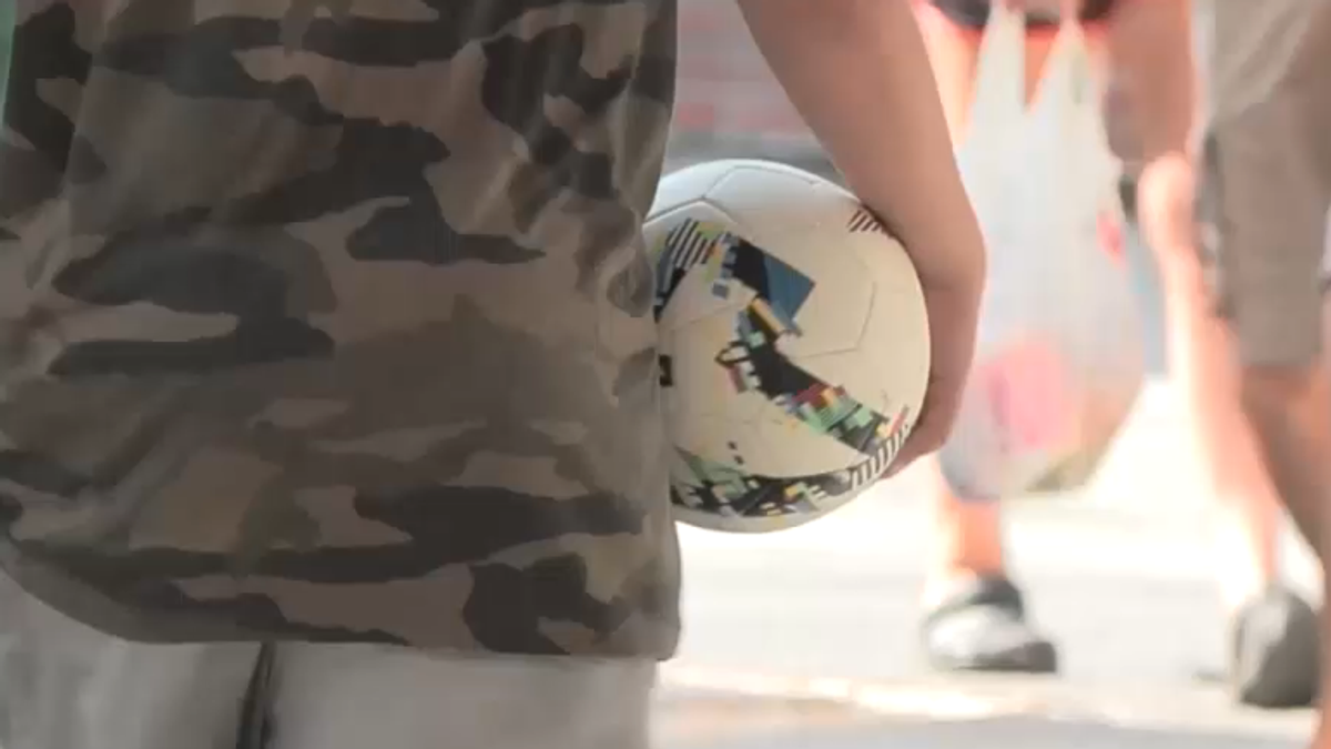 Varigotti, vigili fermano i bimbi che giocano a pallone: "Troppi schiamazzi"