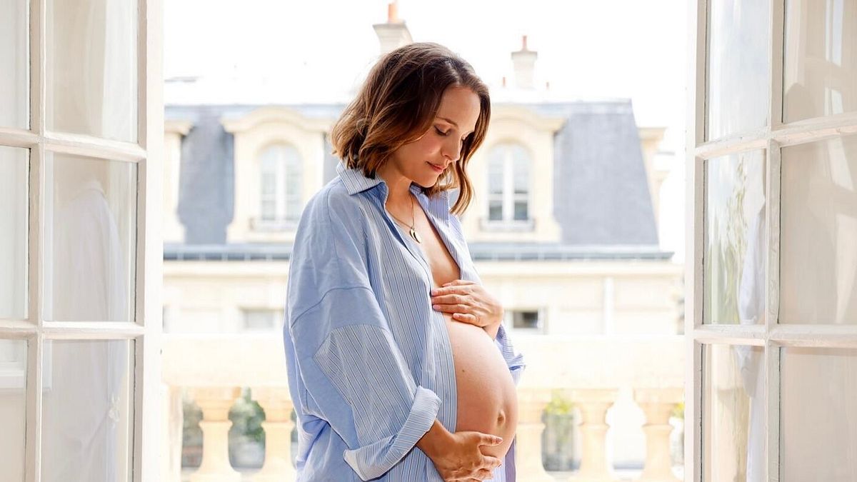  Natalie Portman svela il pancione