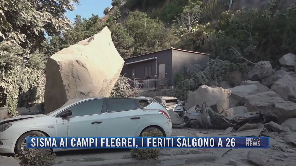 Breaking News delle 21.30 | Sisma ai Campi Flegrei, i feriti salgono a 26