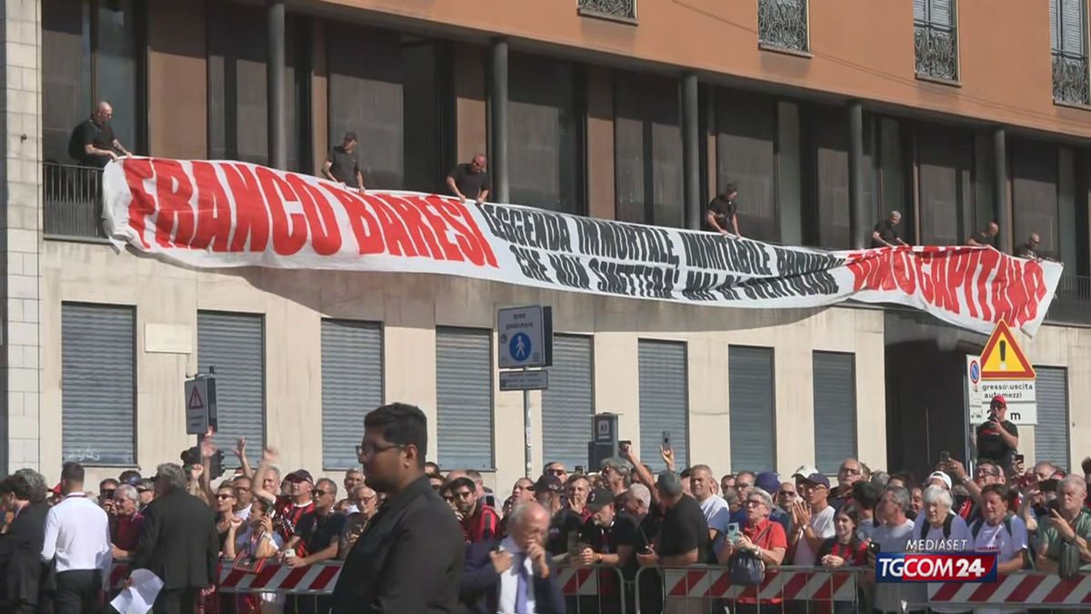 MCH FUNERALE BARESI TIFOSI STRISCIONE X SITO SRV