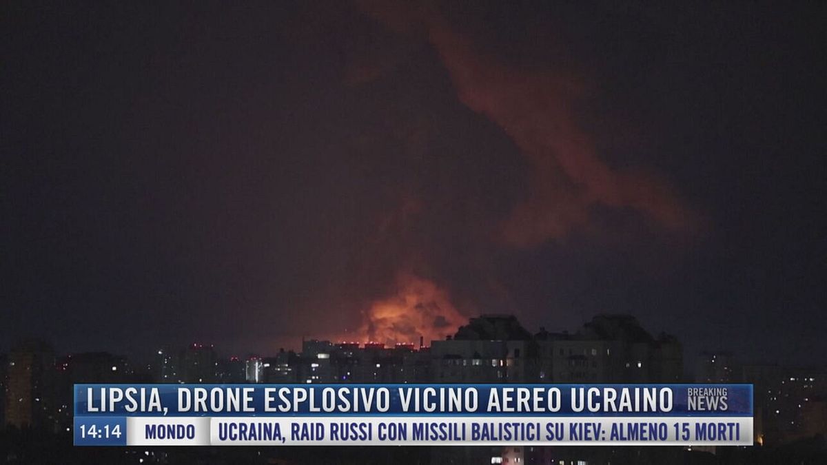 Breaking News delle 14.00 | Lipsia, drone esplosivo vicino aereo ucraino