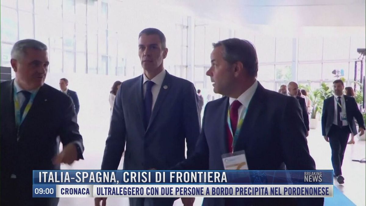 Breaking News delle 09.00 | Italia-Spagna, crisi di frontiera