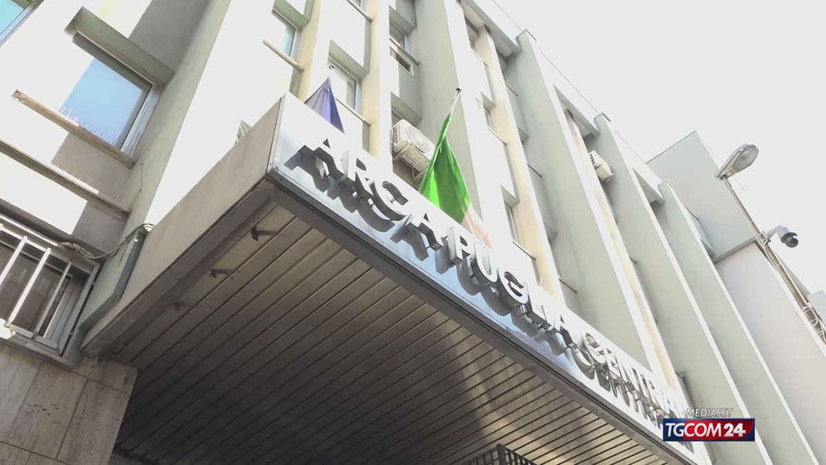 18.00 BARI, PANTALONI CORTI SRV