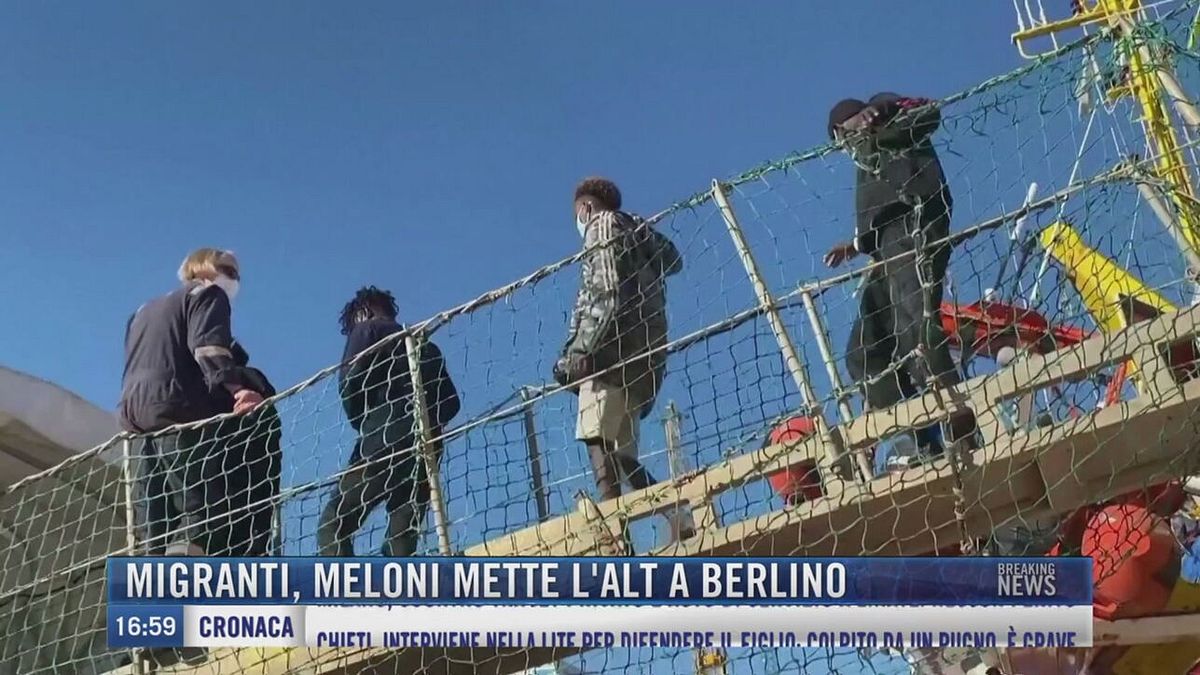 Breaking News delle 17.00 | Migranti, Meloni mette l'alt a Berlino