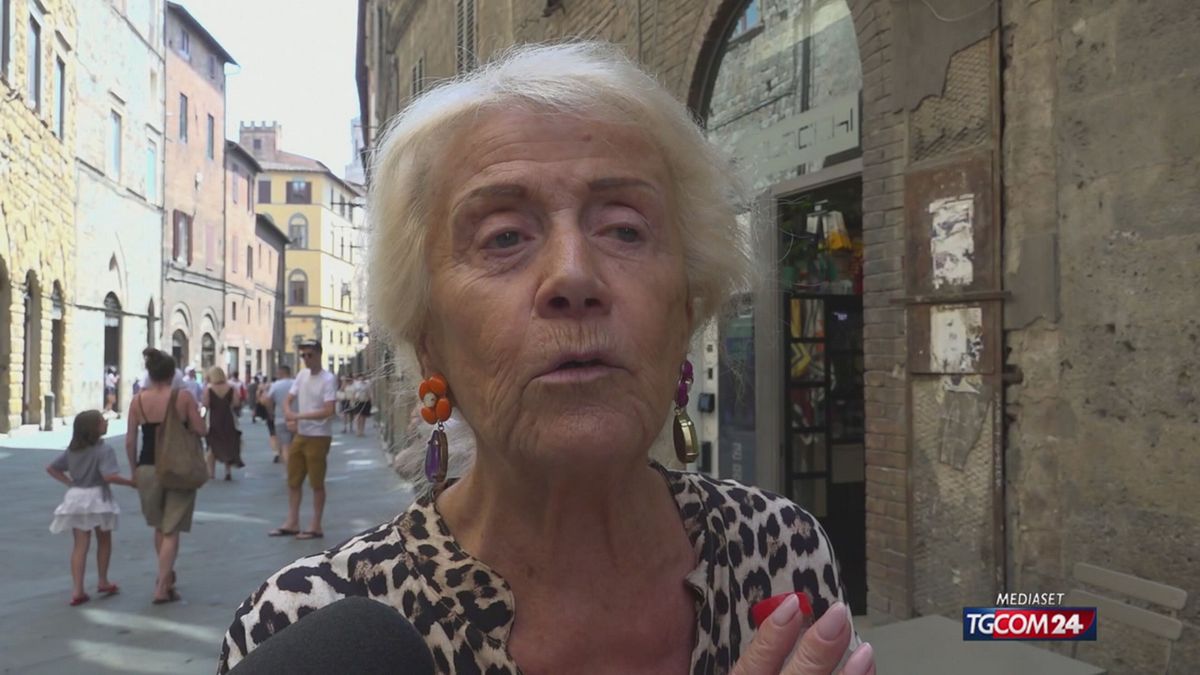 19.05 SIENA, IL "CENCIO" TRANSGENDER SRV