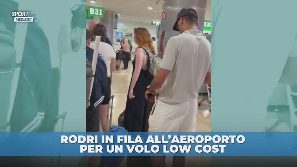 Rodri, che umiltà: da Pallone d'Oro al Mondiale al volo su un low cost