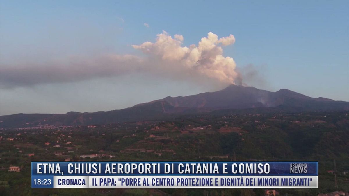 Breaking News delle 18.00 | Etna, chiusi aeroporti di Catania e Comiso
