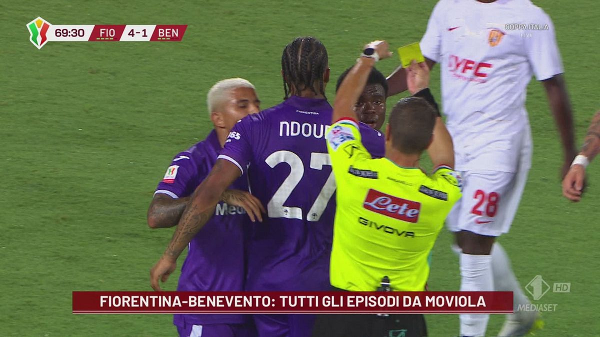 Fiorentina-Benevento, la moviola di De Marco: "Ammonizione Oulai? Non c'è il fallo precedente"
