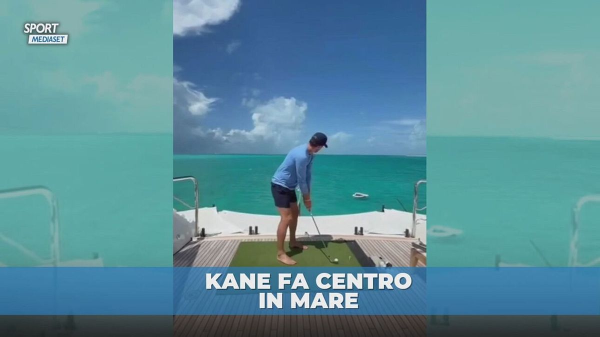 Kane cecchino infallibile anche a golf: preso il bersaglio in mare