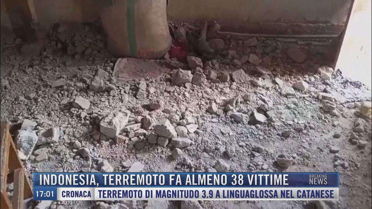 Breaking News delle 17.00 | Indonesia, terremoto fa almeno 38 vittime