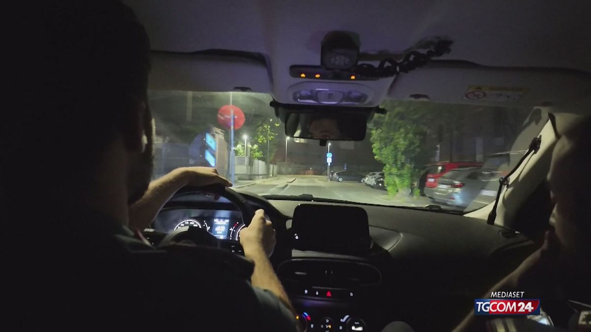 12.10 MILANO, CONTROLLI ANTI MARAnZA NOTTE FERRAGOSTO (2 minuti) SRV