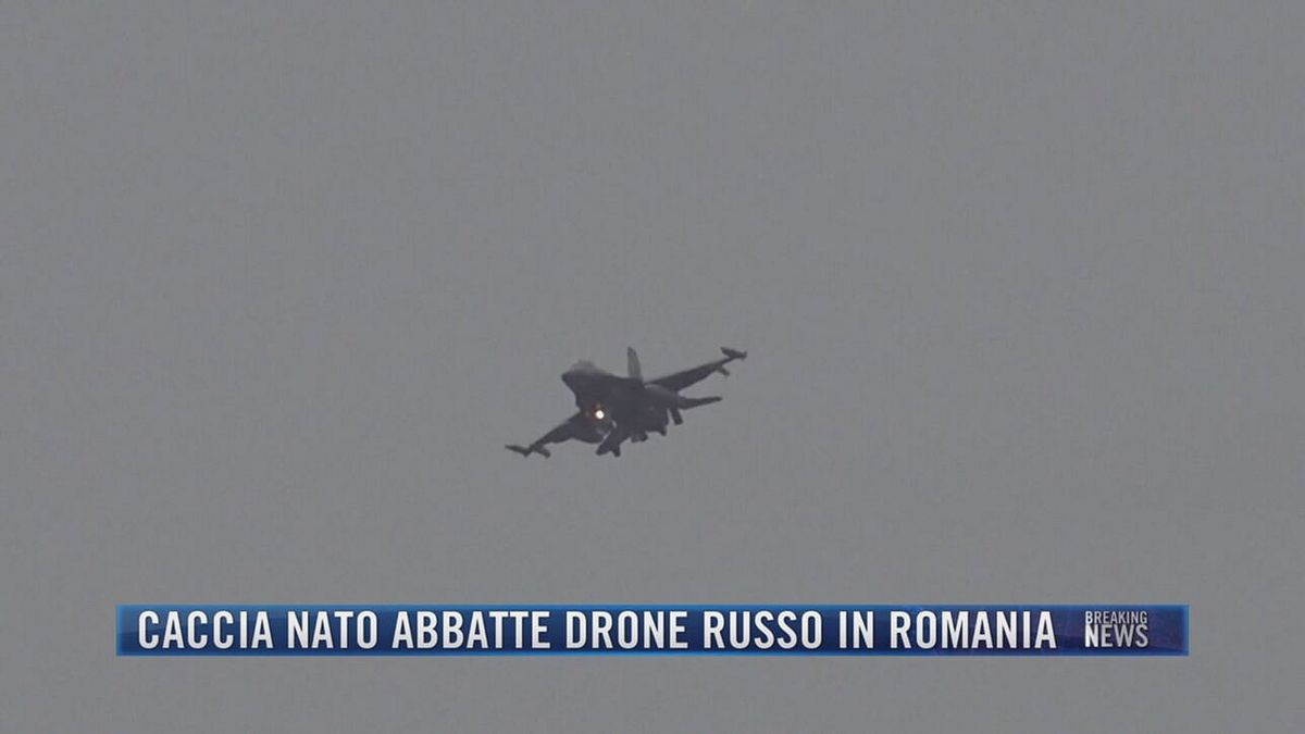 Breaking News delle 21.30 | Caccia Nato abbatte drone russo in Romania