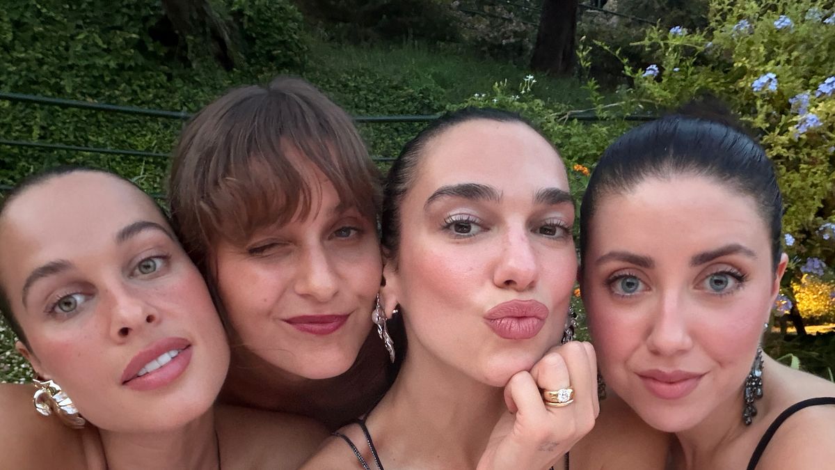 Dua Lipa a Portofino con le amiche