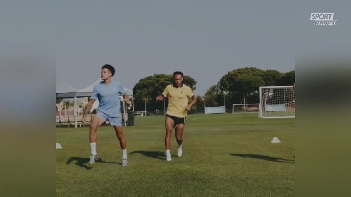 CLIP MOREIRA ALLENAMENTO MAGLIA MILAN 17/08 SRV