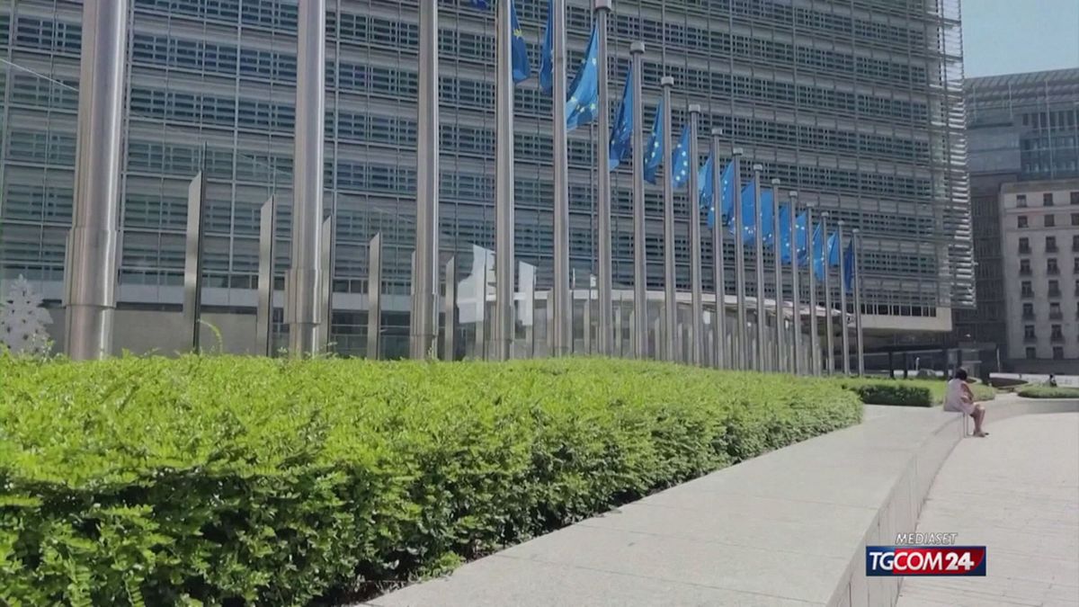 18.50 MIGRANTI, CON POLEMICA  SRV